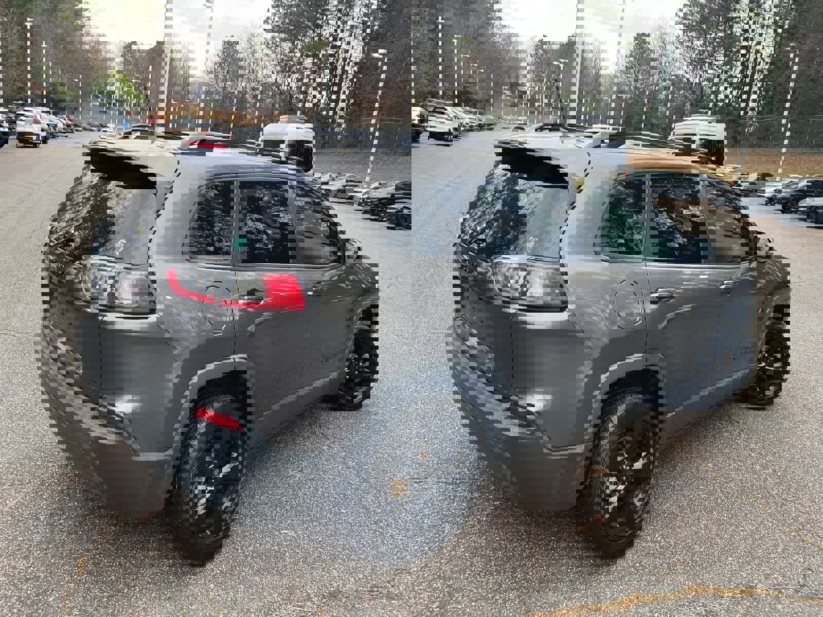 Used 2019 Jeep Cherokee Latitude Plus image 10