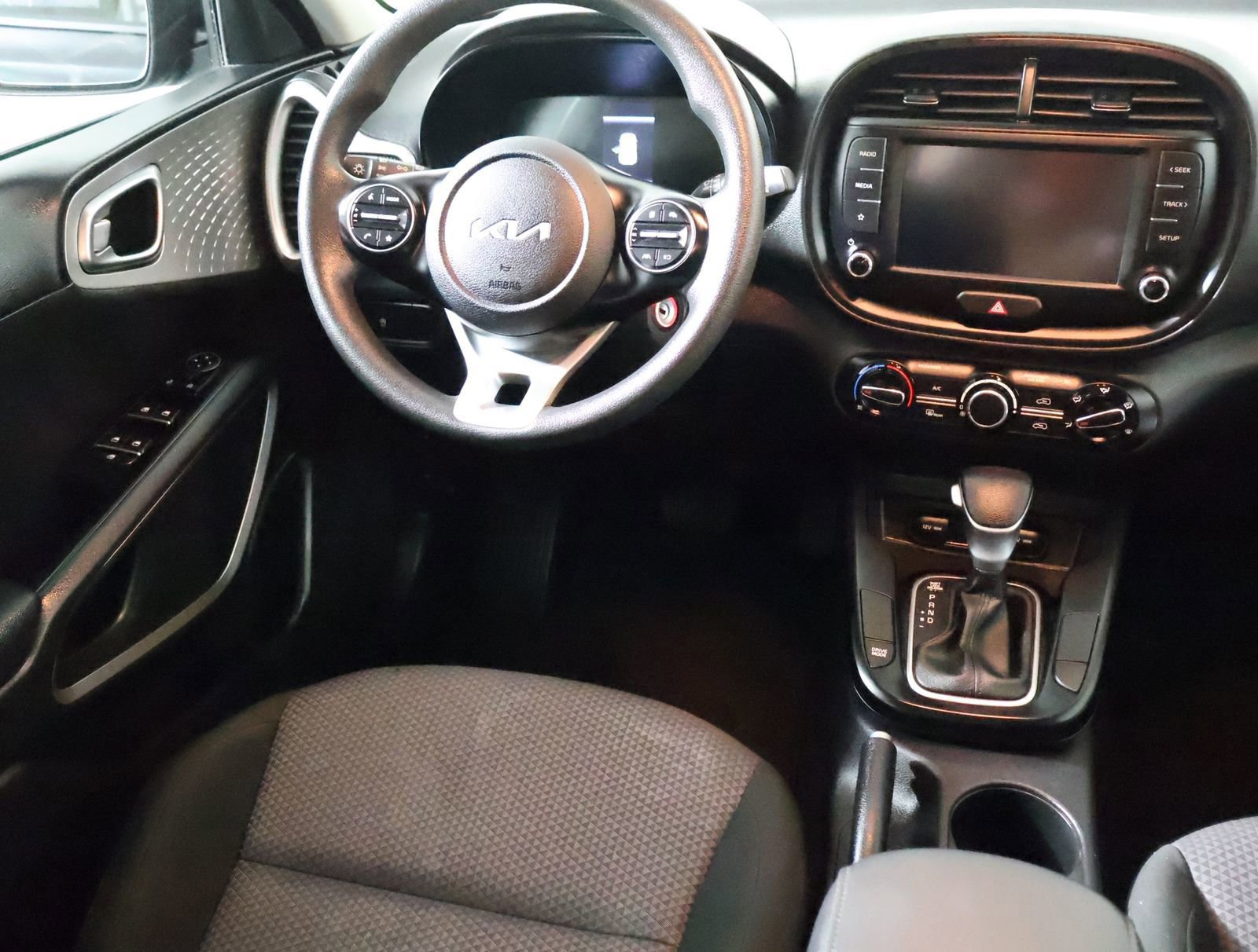 Used 2024 Kia Soul LX w/ Option Group 015 image 28