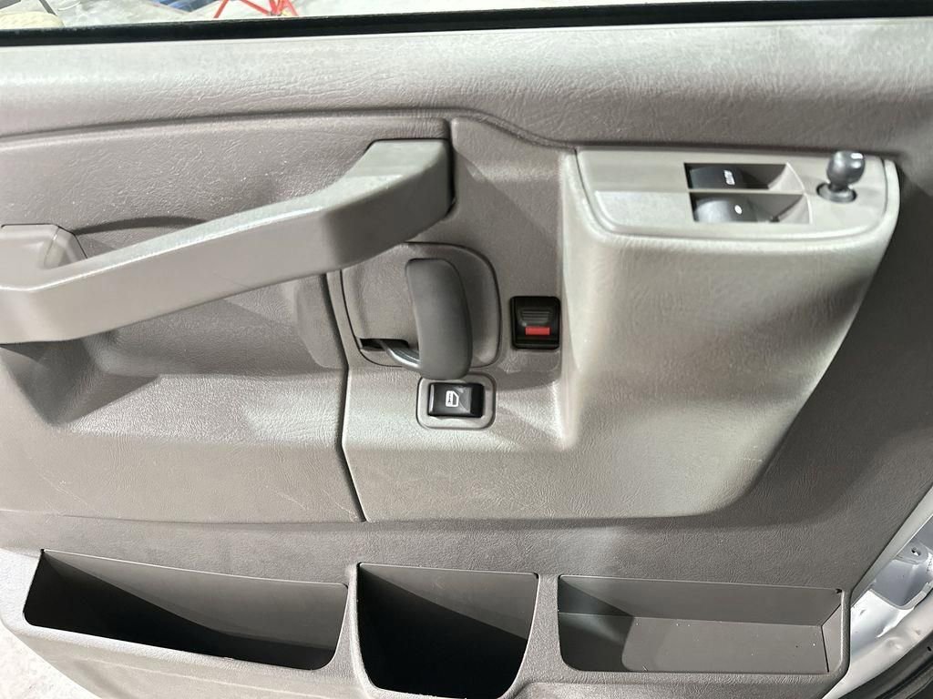 Used 2024 GMC Savana 2500 w/ Driver Convenience Package image 14