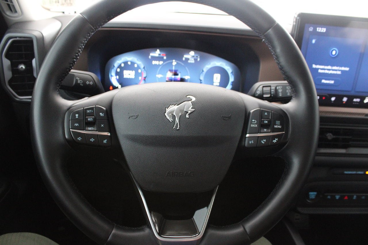 Used 2025 Ford Bronco Sport Outer Banks AWD/4WD image 13