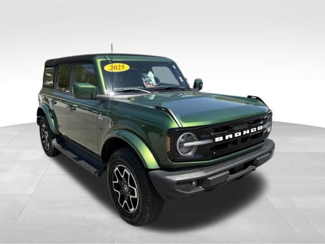 Used 2025 Ford Bronco Outer Banks image 8