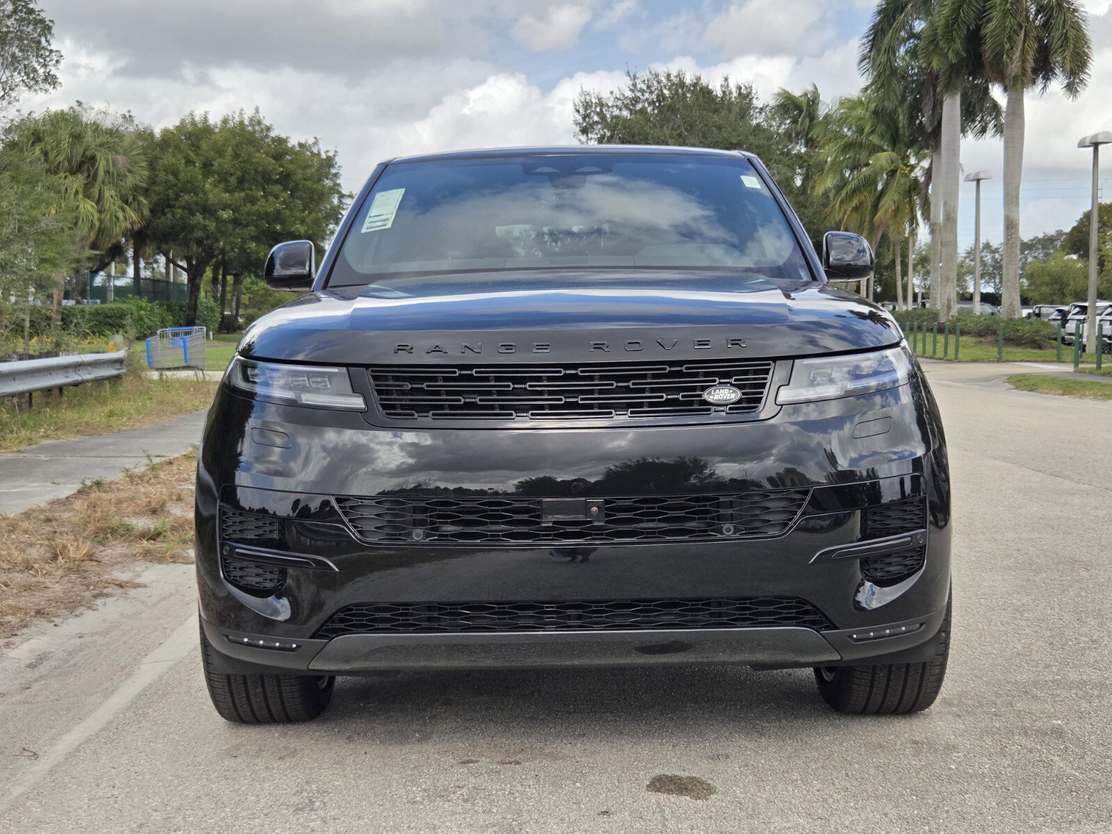 New 2025 Land Rover Range Rover Sport SE image 8