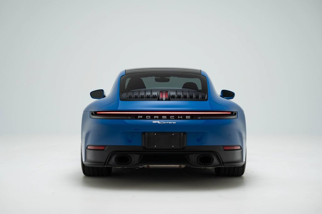 Used 2025 Porsche 911 Carrera RWD image 4