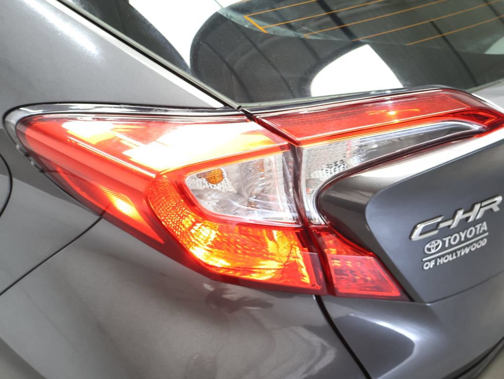 Used 2021 Toyota C-HR LE FWD image 29