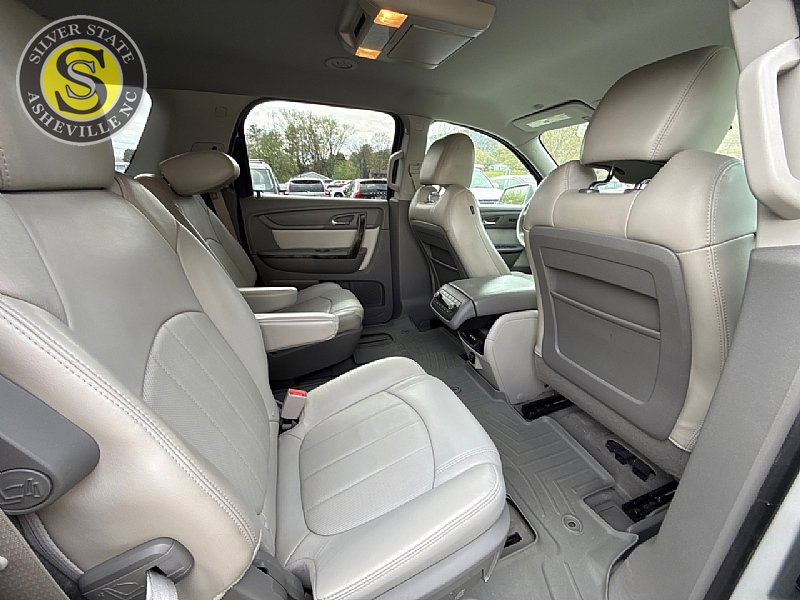 Used 2014 GMC Acadia SLT w/ Technology Package FWD image 18