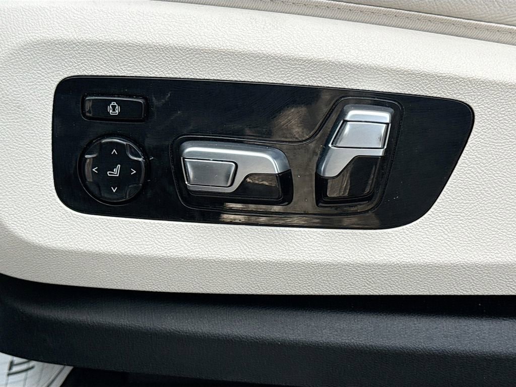 Used 2022 BMW X5 sDrive40i w/ M Sport Package image 25