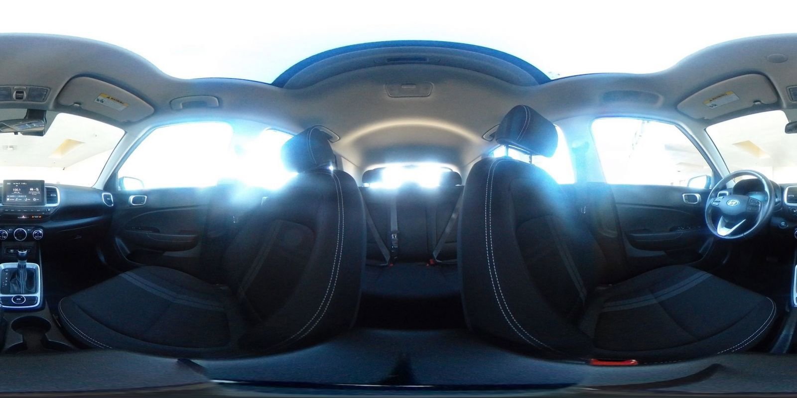 Used 2025 Hyundai Venue SEL image 44