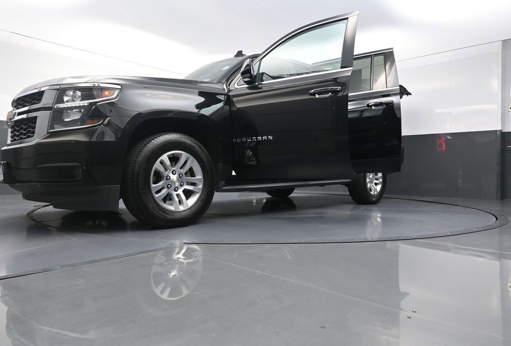 Used 2018 Chevrolet Suburban LS w/ Skid Plate Package AWD/4WD image 33