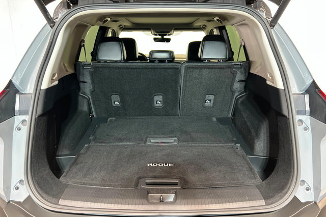 Used 2023 Nissan Rogue SL w/ SL Premium Package image 22