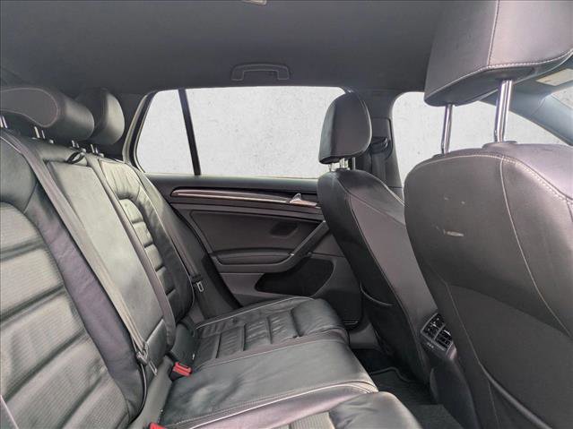 Used 2018 Volkswagen Golf 4-Door image 17