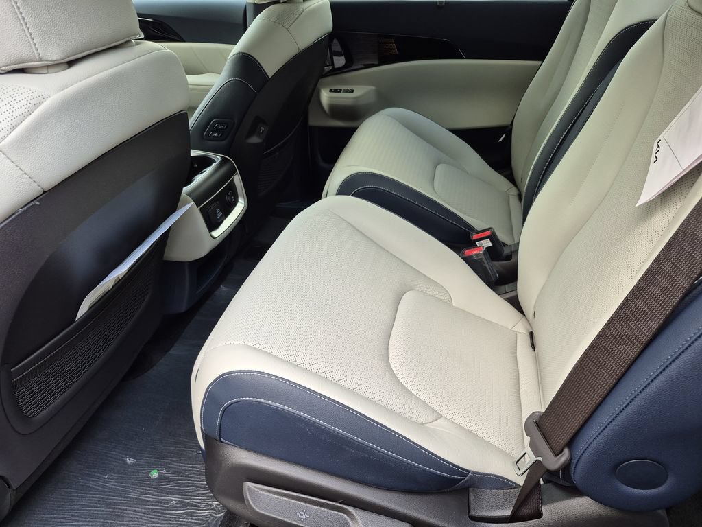 New 2026 Kia Carnival SX Prestige FWD image 12