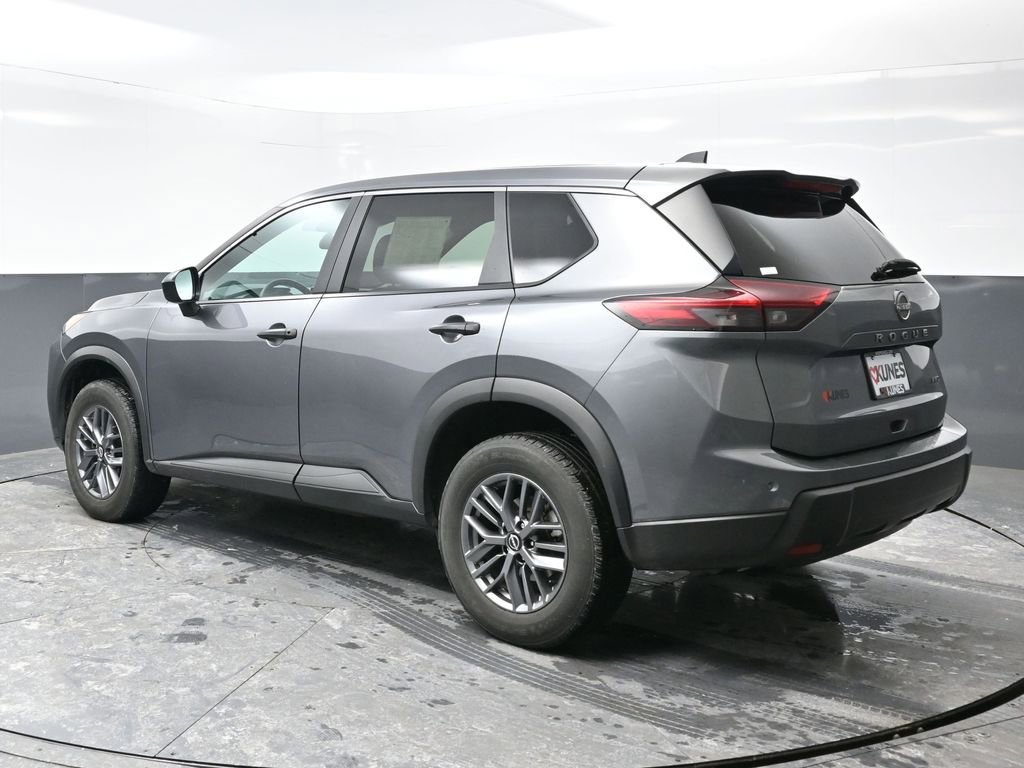 Used 2024 Nissan Rogue S image 10