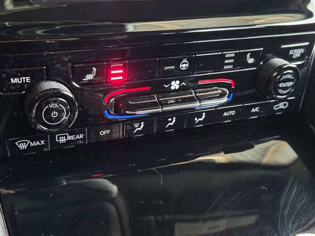 Used 2023 Jeep Grand Cherokee Altitude image 10