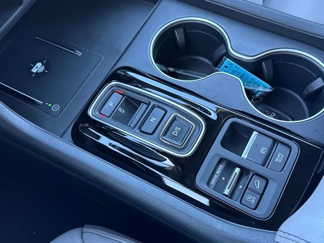 Used 2024 Honda Pilot Touring image 12