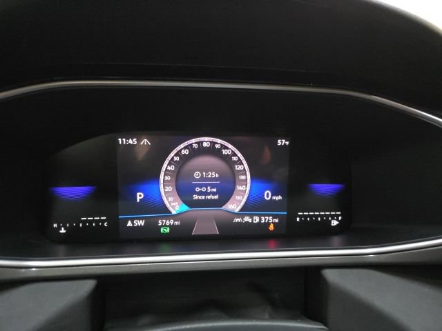 Used 2025 Volkswagen Taos SE image 19