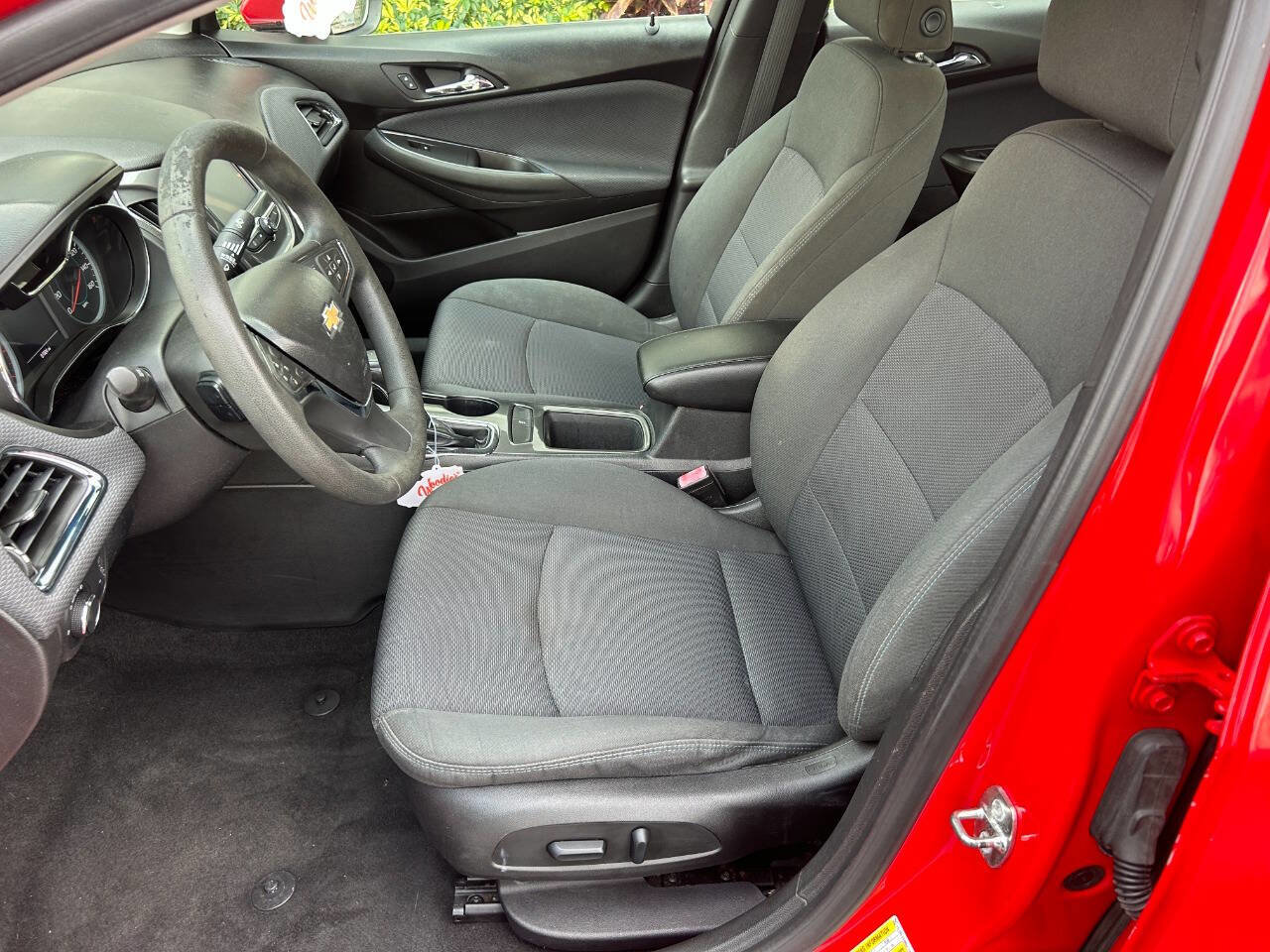 Used 2018 Chevrolet Cruze LT w/ LT Fleet Convenience Package image 8