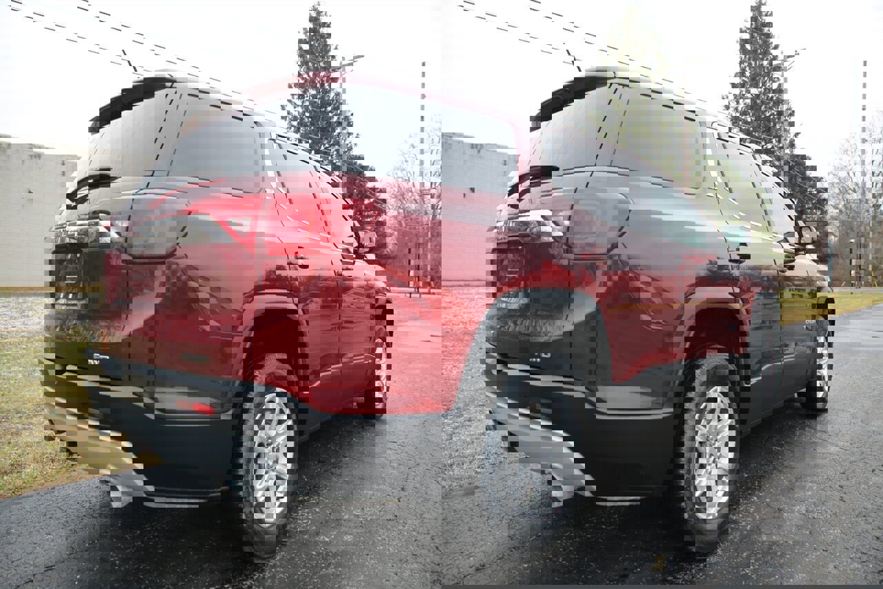 Used 2018 GMC Acadia SLE w/ LPO, Floor Liner Package image 5