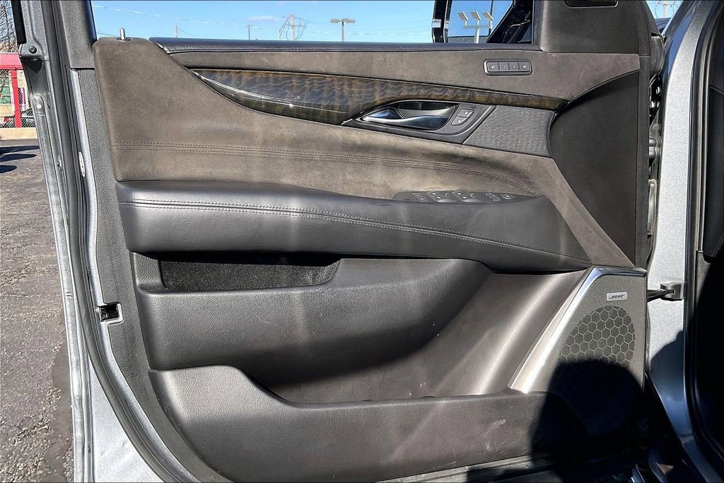 Used 2019 Cadillac Escalade Platinum image 21