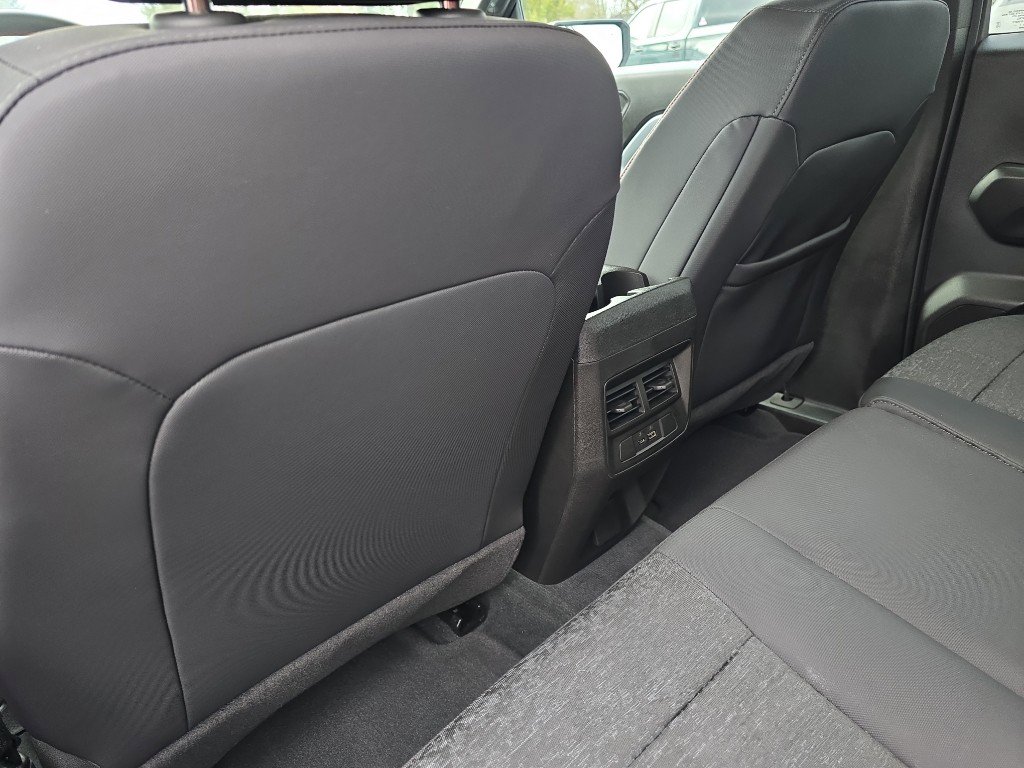 Certified 2024 Chevrolet Colorado Z71 w/ Z71 Convenience Package 2 image 17