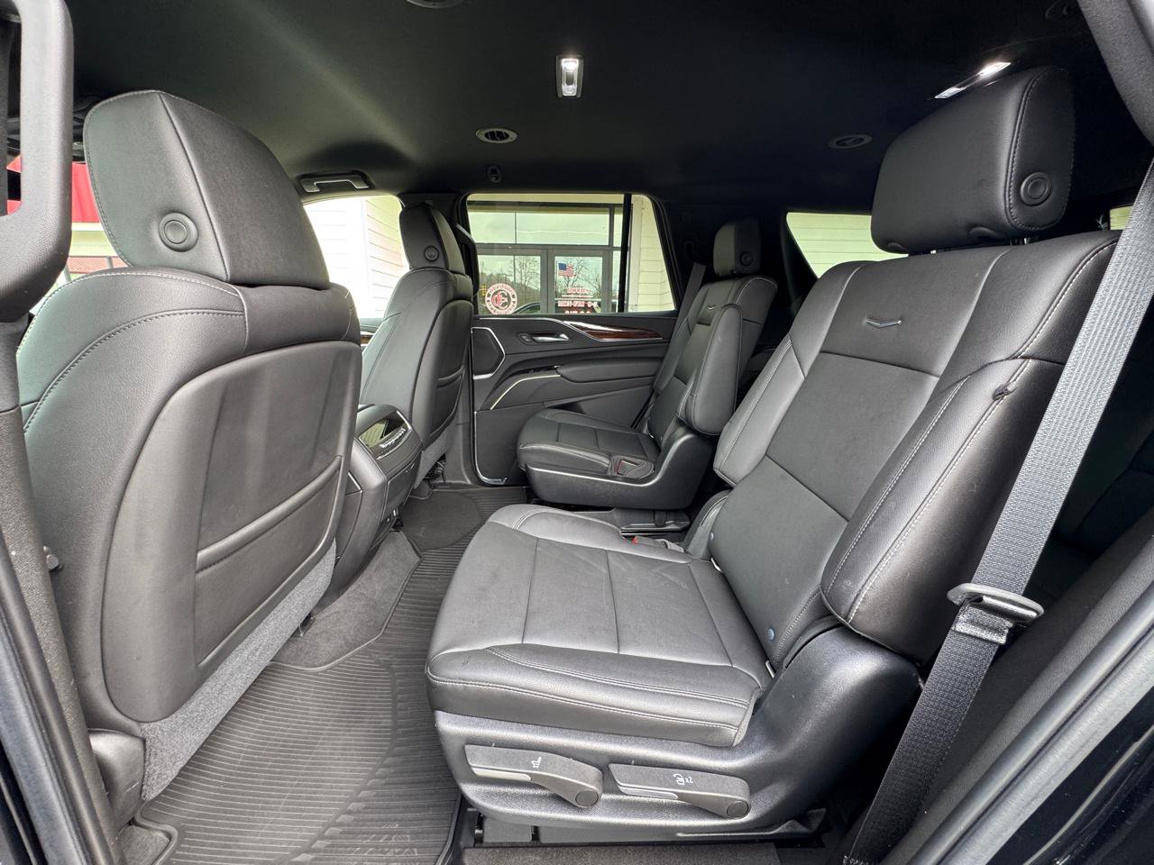 Used 2021 Cadillac Escalade Luxury AWD/4WD image 12