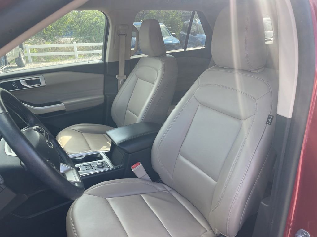 Used 2023 Ford Explorer XLT w/ Equipment Group 202A image 18