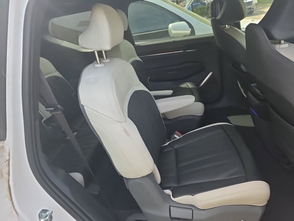 Certified 2024 Kia EV9 GT-Line AWD/4WD image 10