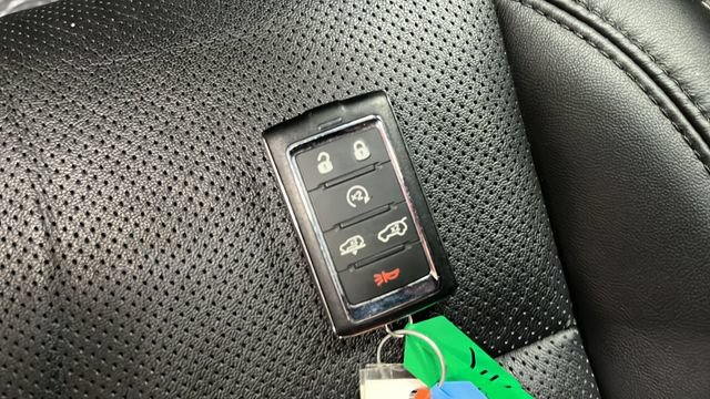 Used 2023 Jeep Wagoneer Series III w/ Rear Seat Video Group 1 AWD/4WD image 47