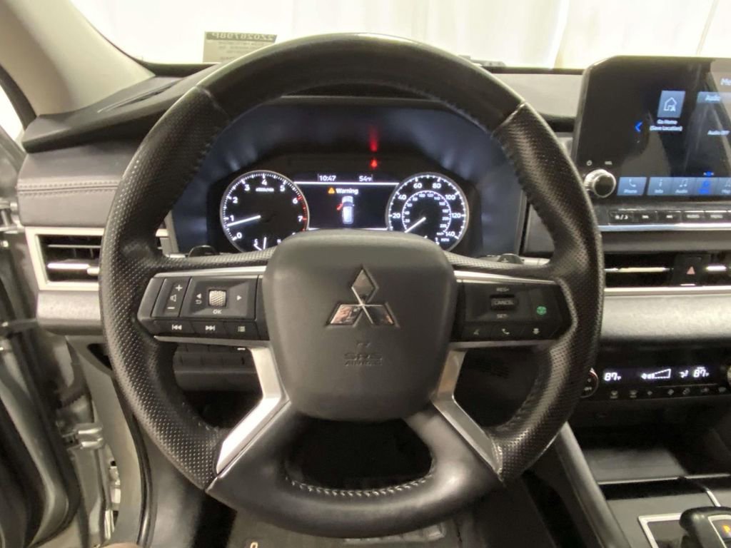 Used 2024 Mitsubishi Outlander SE image 23