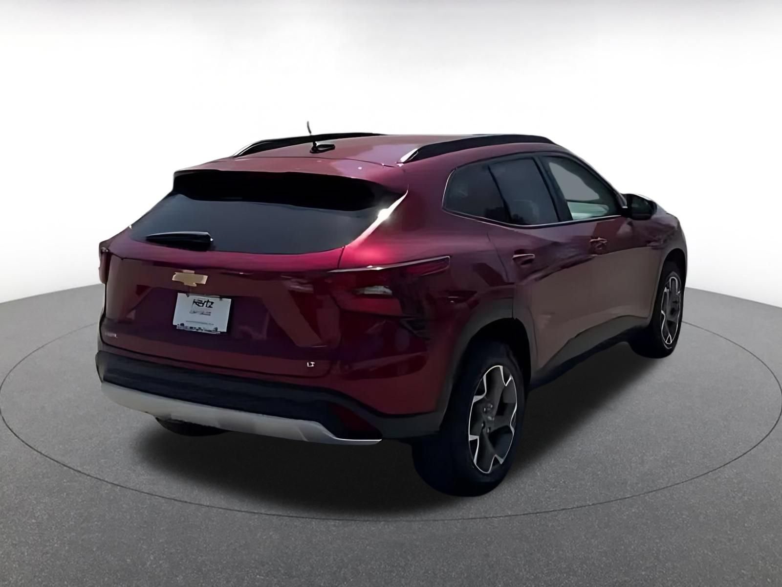 Used 2025 Chevrolet Trax LT w/ LT Convenience Package FWD image 13