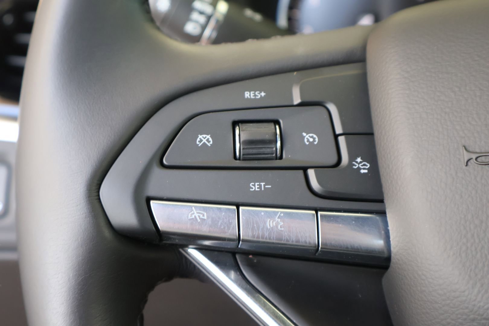 Used 2024 Cadillac XT6 Luxury FWD image 24