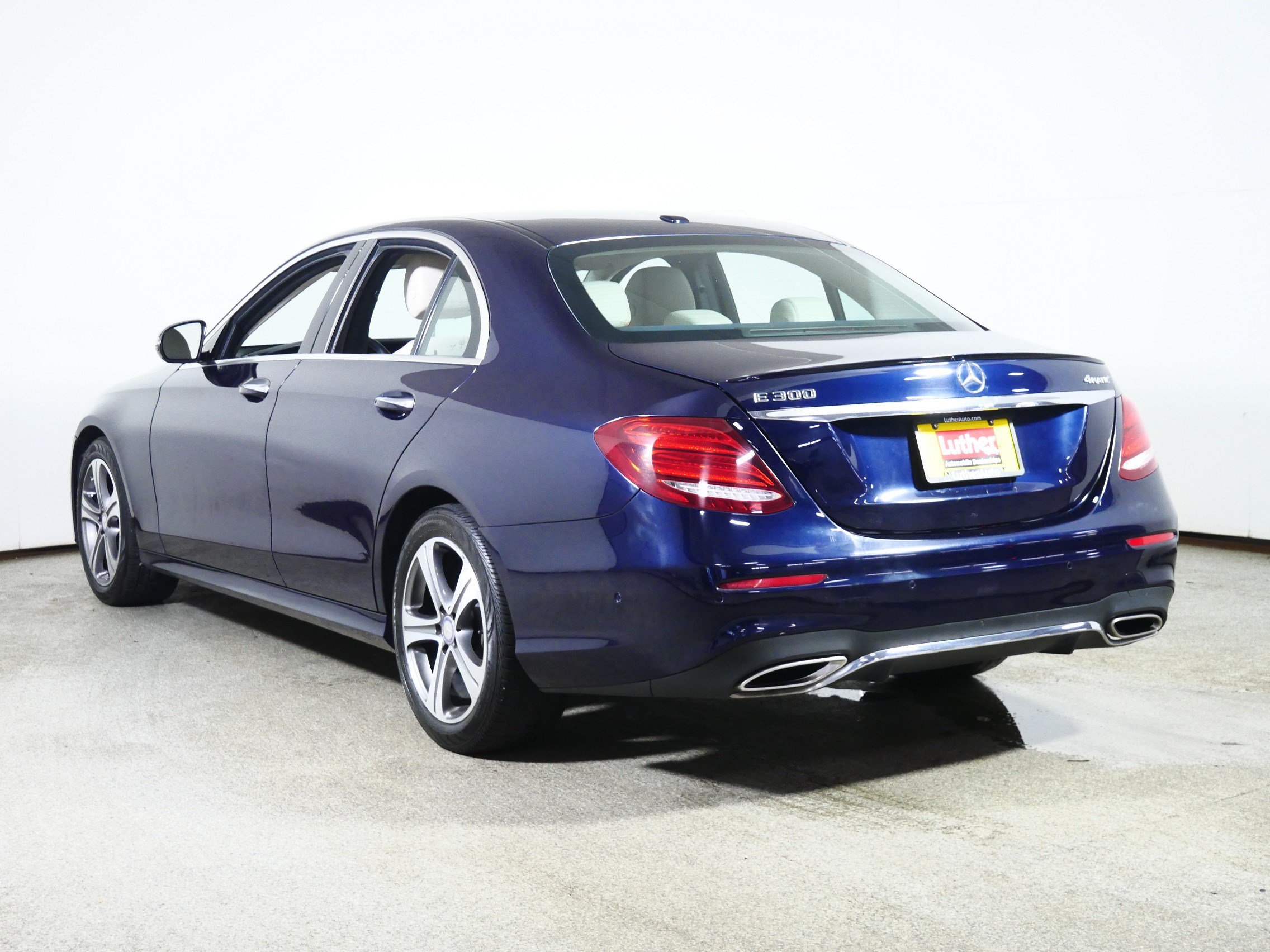 Used 2017 Mercedes-Benz E 300 4MATIC image 5