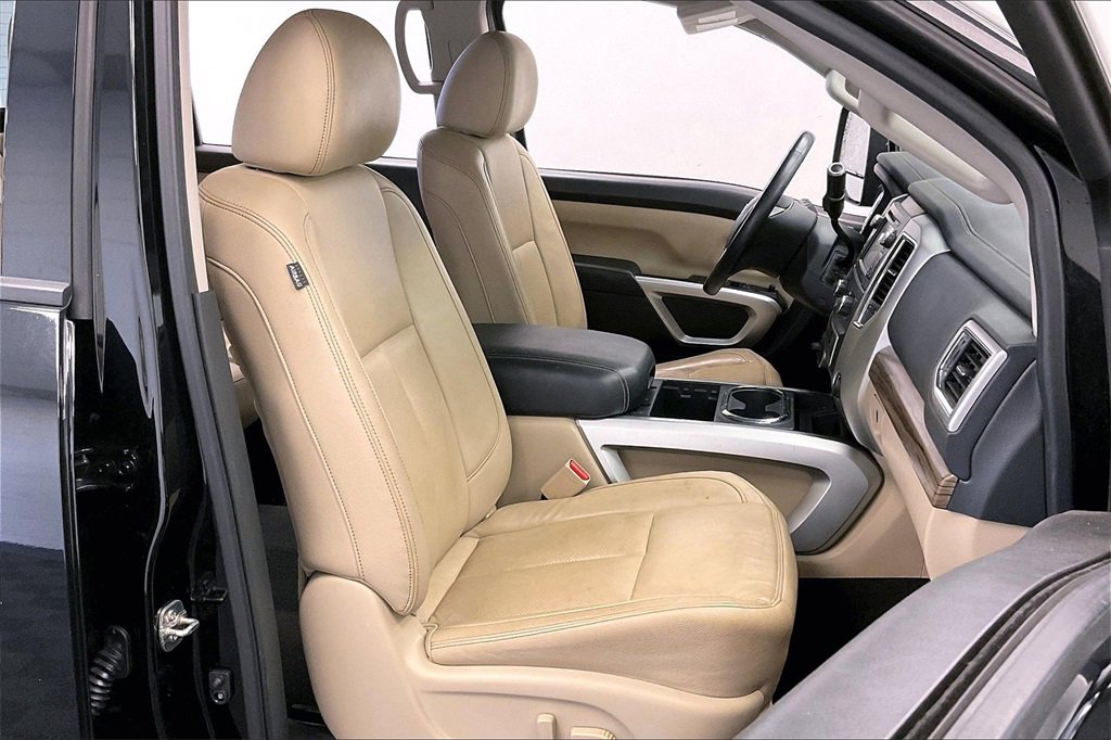 Used 2016 Nissan Titan SL image 6