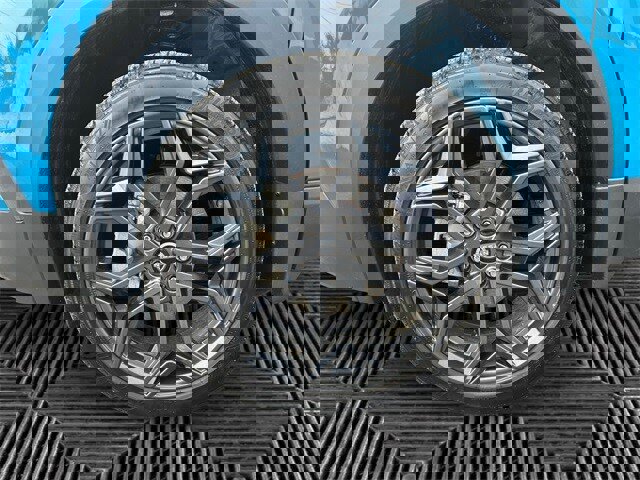 Used 2025 Nissan Kicks SR image 14