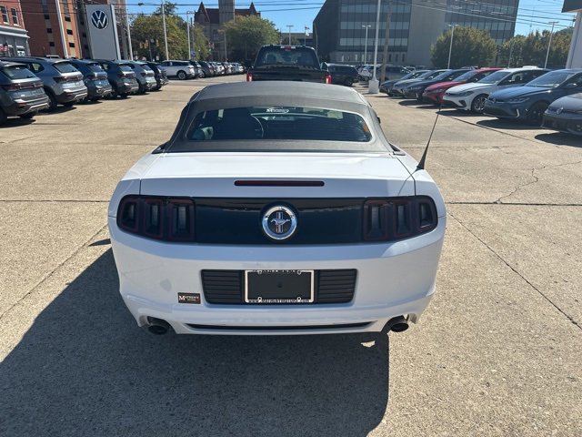 Used 2014 Ford Mustang Convertible image 4