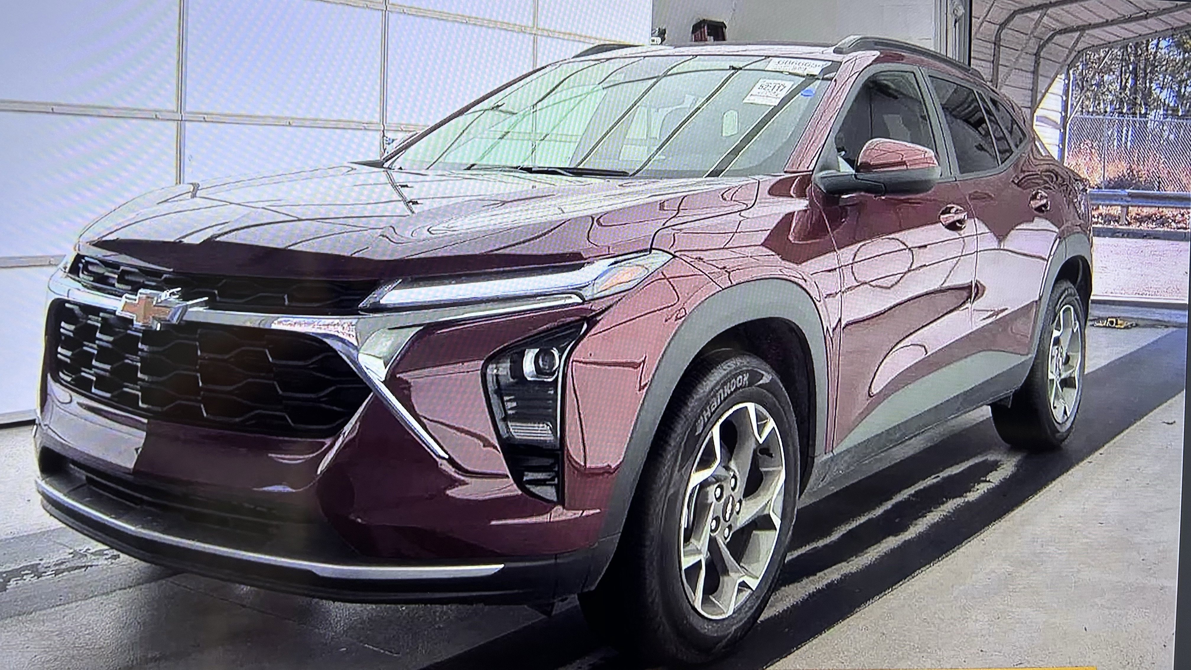 Used 2025 Chevrolet Trax LT w/ LT Convenience Package image 1