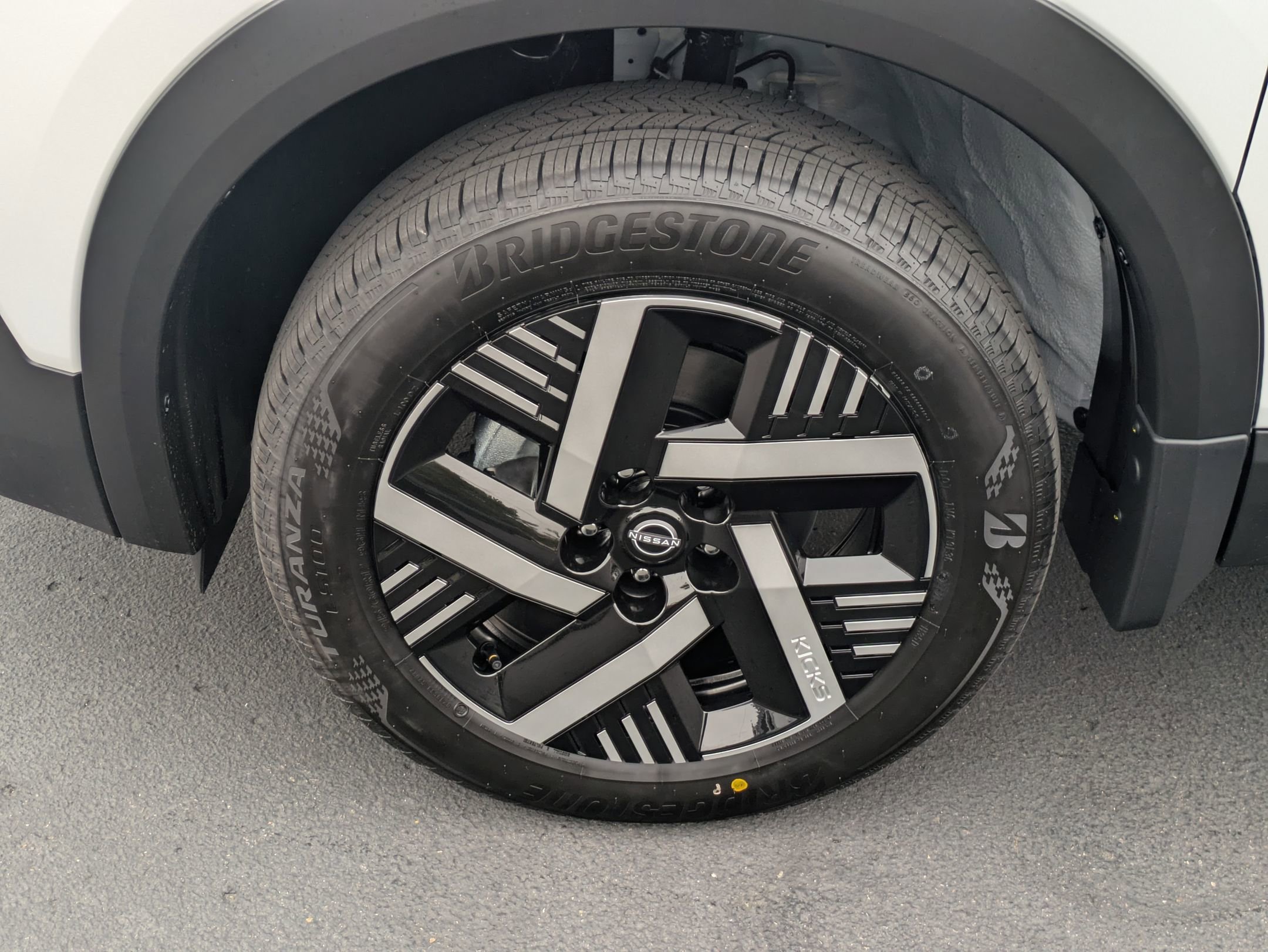 New 2026 Nissan Kicks SV image 11
