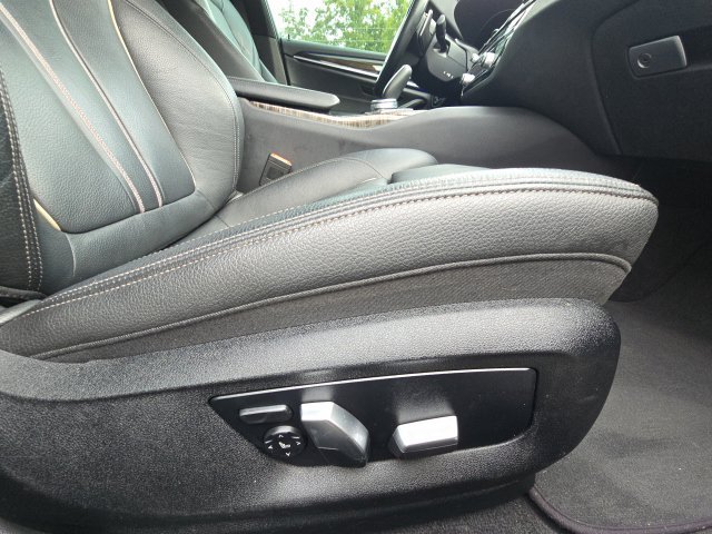 Used 2019 BMW 530i RWD image 15