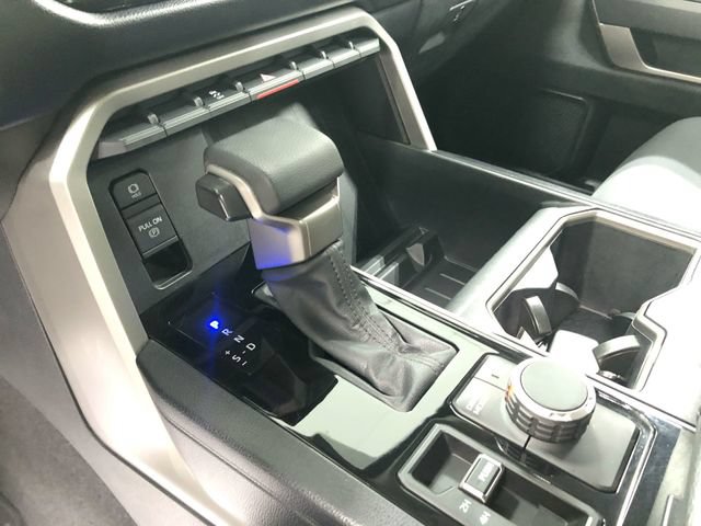 Used 2022 Toyota Tundra SR5 w/ SR5 Convenience Package AWD/4WD image 24
