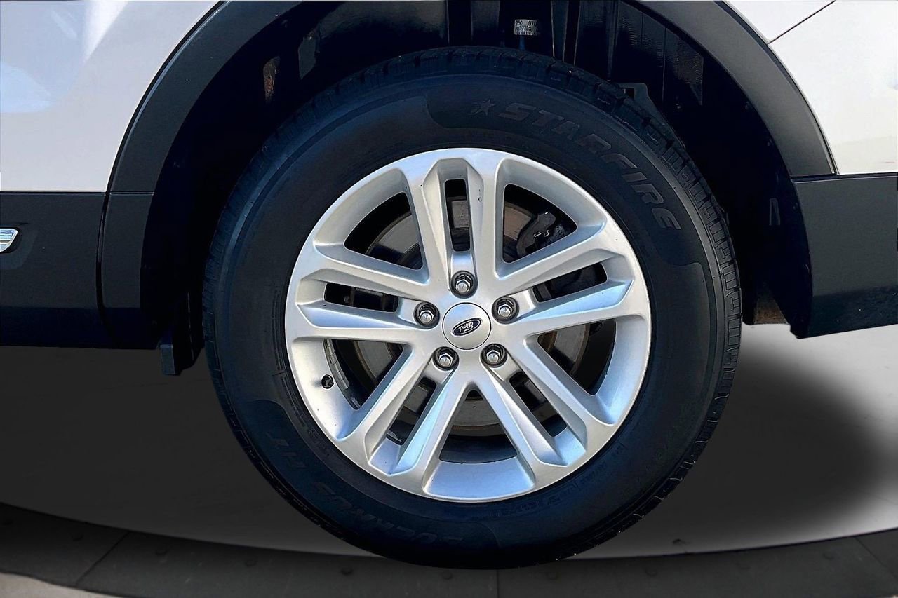 Used 2017 Ford Explorer XLT w/ Equipment Group 202A image 37