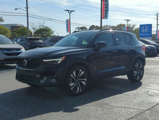 Used 2024 Volvo XC40 B5 Ultimate image 8