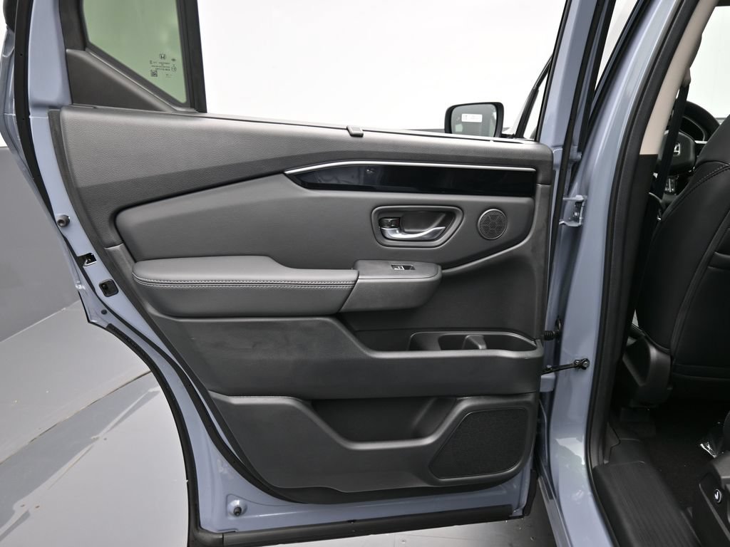New 2025 Honda Pilot Touring image 21