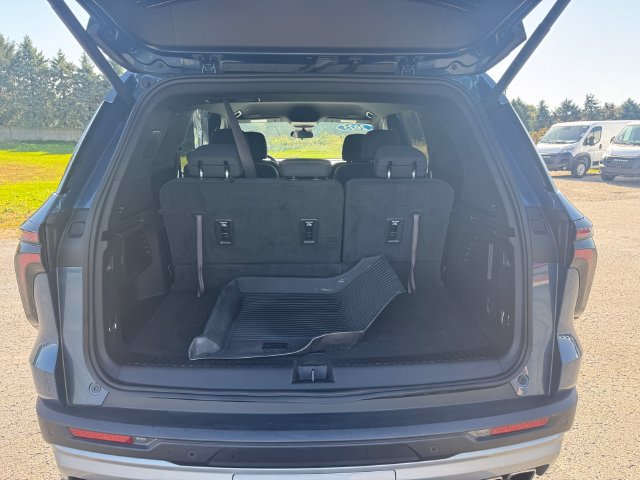 Used 2025 Chevrolet Traverse LT w/ LPO, Floor Liner Package AWD/4WD image 18