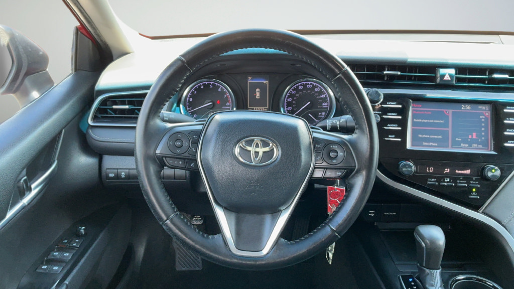 Used 2019 Toyota Camry SE FWD image 9