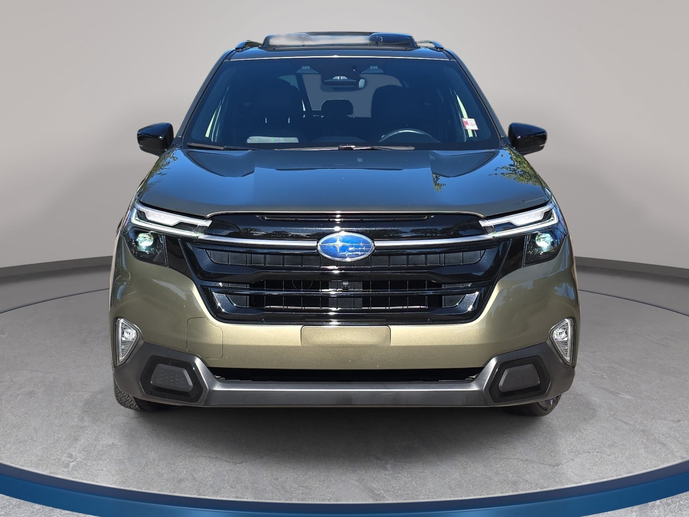 Used 2025 Subaru Forester Touring AWD/4WD image 2