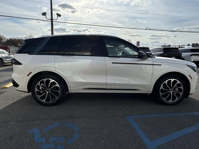 New 2026 Lincoln Nautilus Reserve AWD/4WD image 3