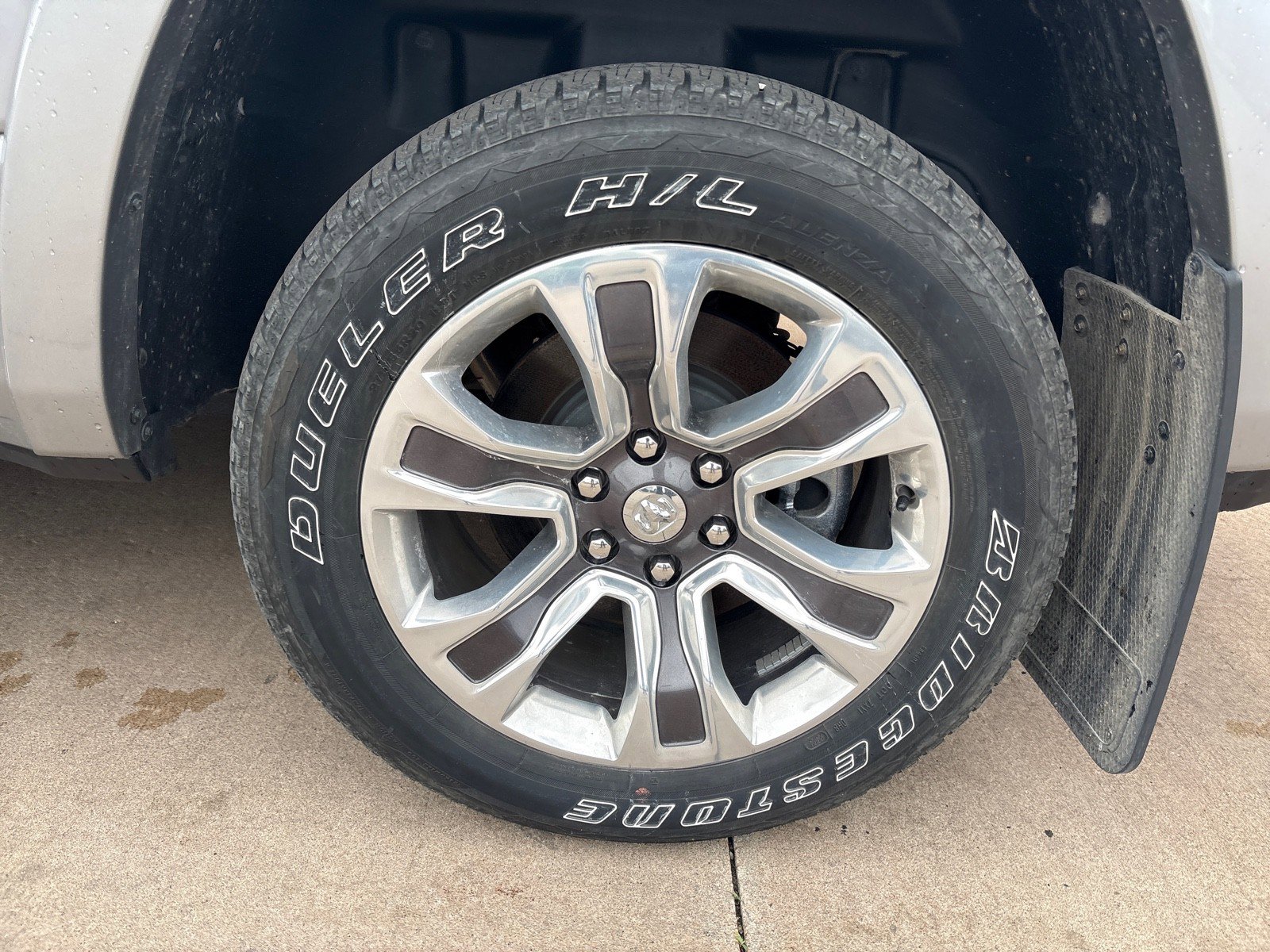 Used 2023 RAM 1500 Limited w/ Body Color Bumper Group AWD/4WD image 14