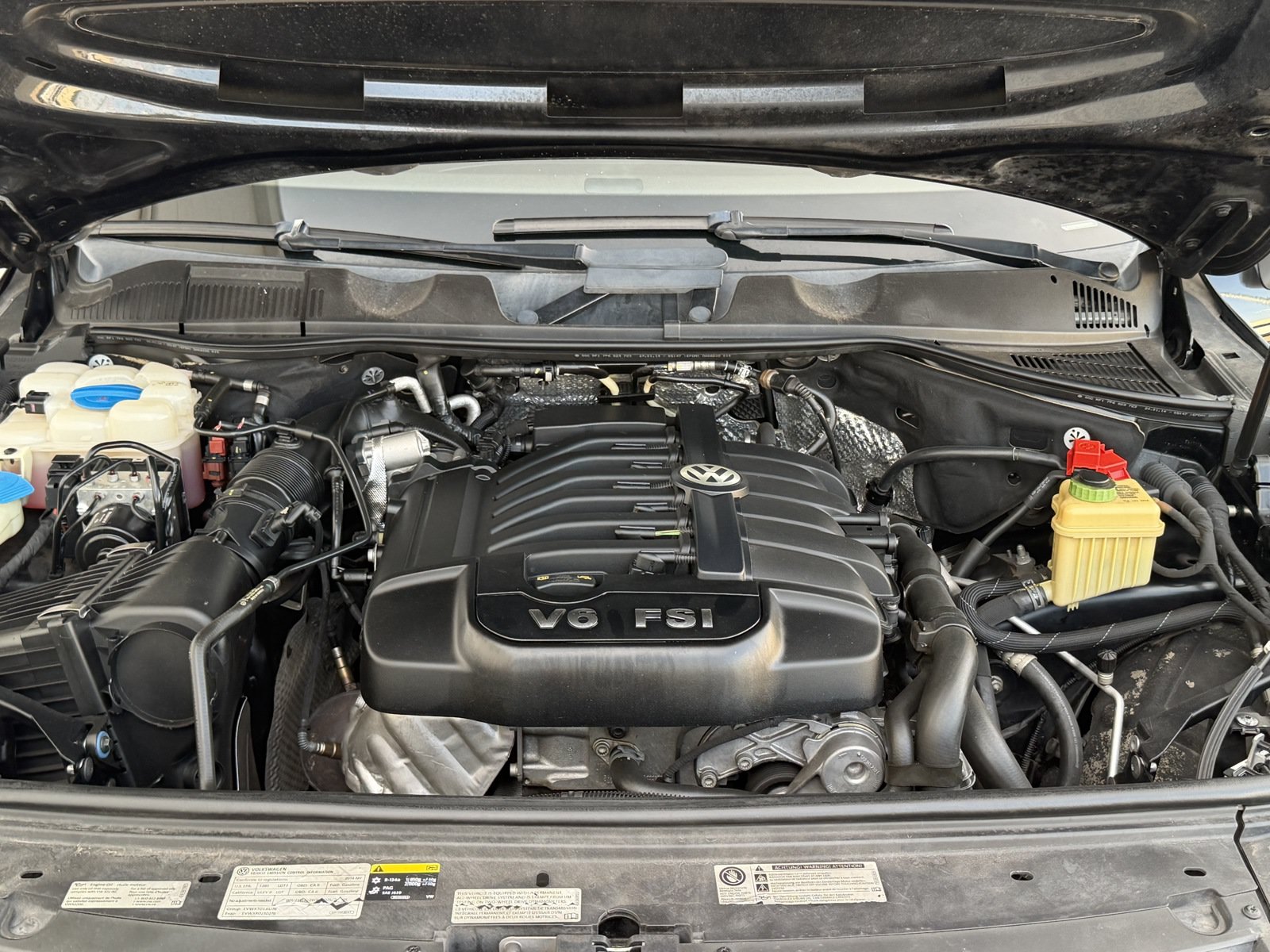 Used 2014 Volkswagen Touareg VR6 AWD/4WD image 39