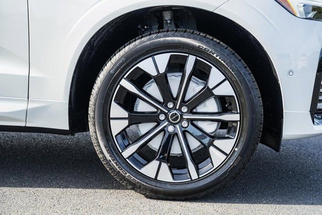 New 2026 Volvo XC60 B5 Plus w/ Protection Package Premier image 18