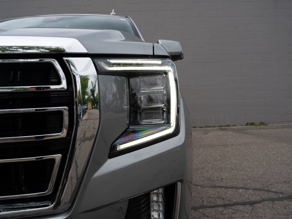 Used 2023 GMC Yukon XL SLT w/ SLT Premium Package AWD/4WD image 11