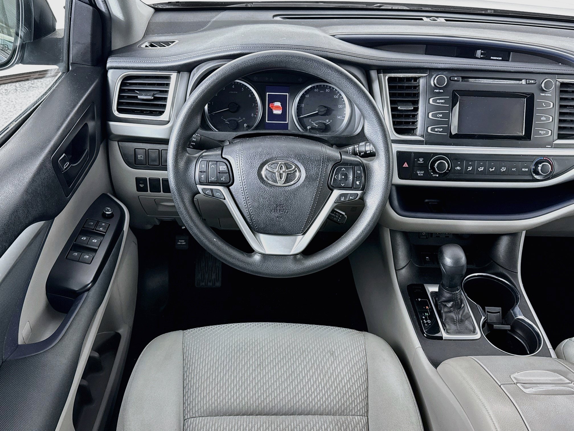 Used 2019 Toyota Highlander LE FWD image 20